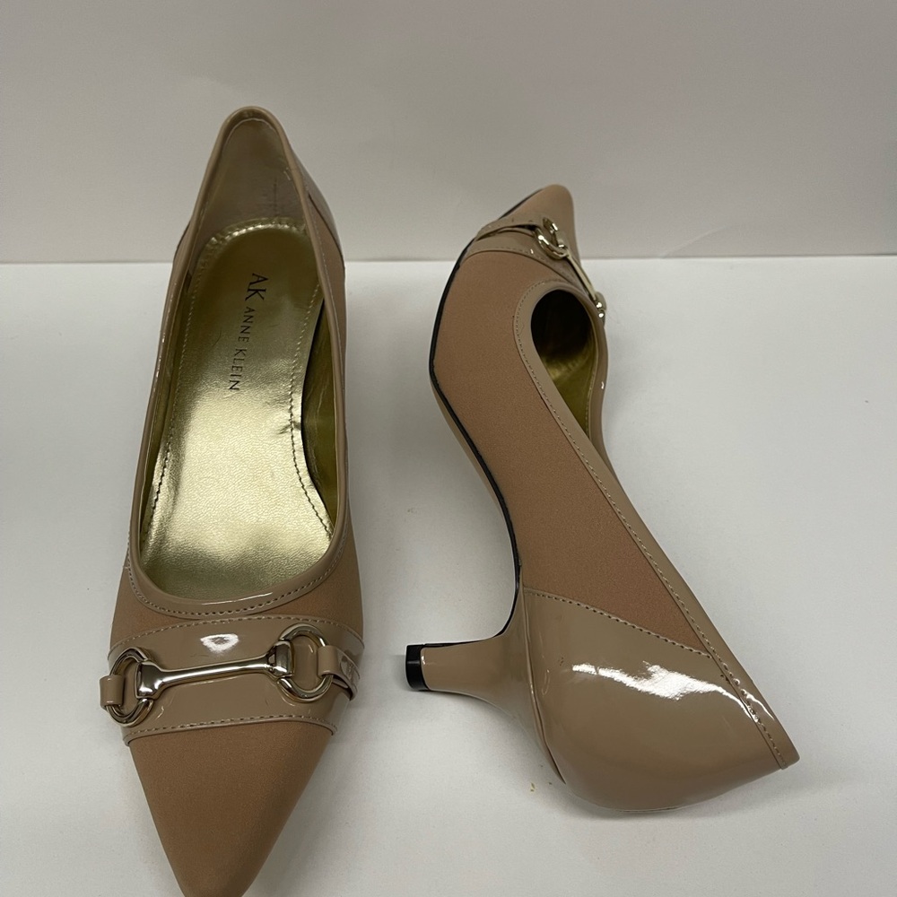 Women's ANNE KLEIN Patent Leather and Fabric Heels pumps Size 6.5 NEW